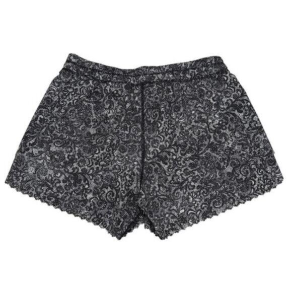 Lululemon Hit It Short (3 1/2") Mini Cinder Lace White Black / Black Size 4 - Picture 8 of 9